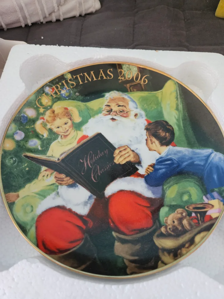 Avon Collectible Christmas Plates (2004-2009) image indicator(5)