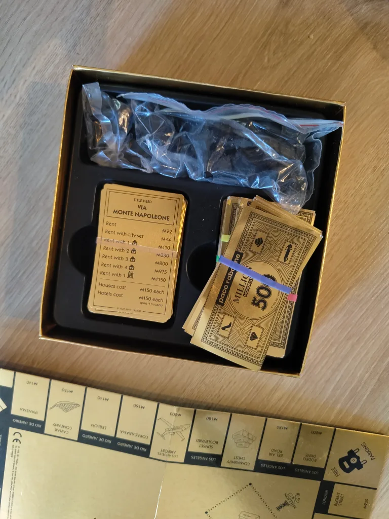Paco Rabanne Million Monopoly – Limited Edition Board Game🇨🇦🧡 image indicator(3)