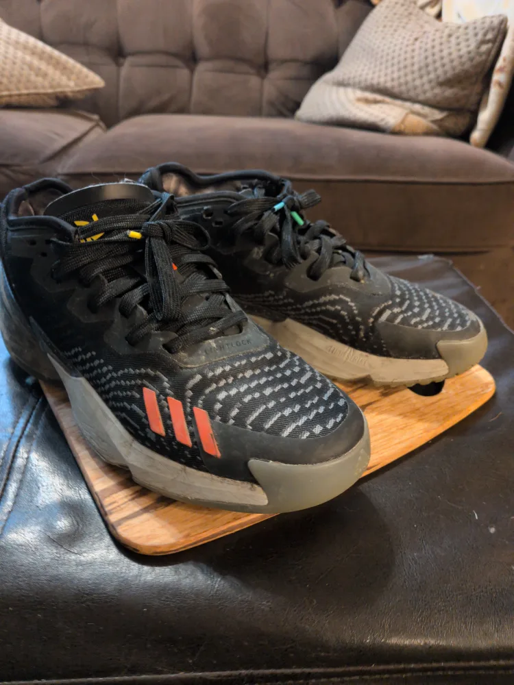 Adidas issue #4 Xbox collab basketball shoes image indicator(2)