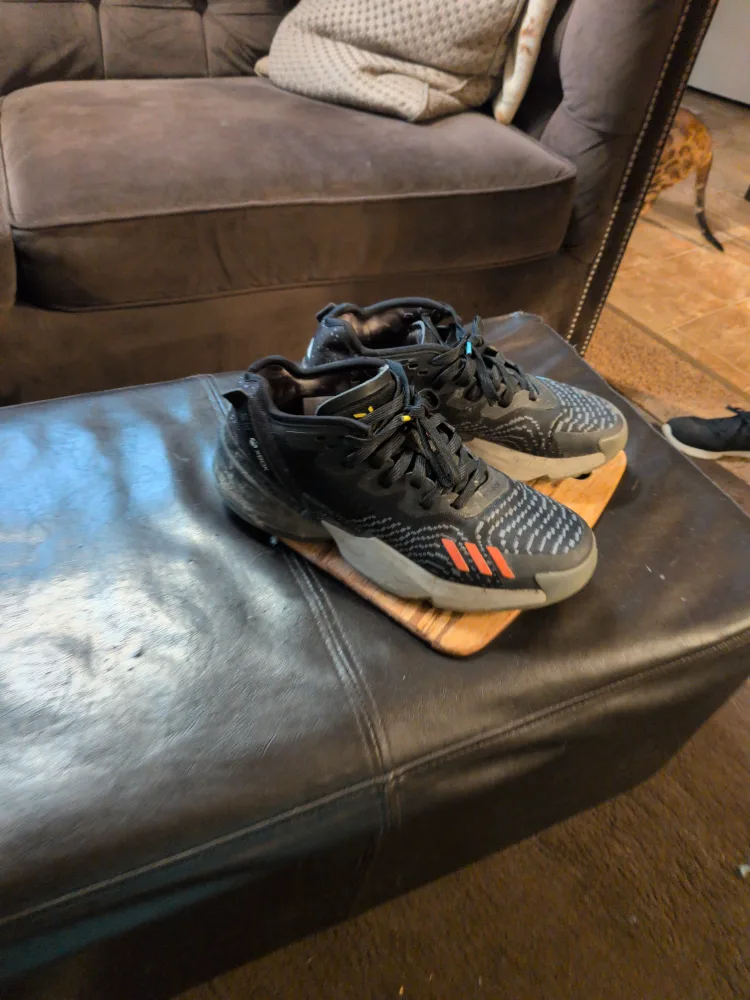 Adidas issue #4 Xbox collab basketball shoes image indicator(4)