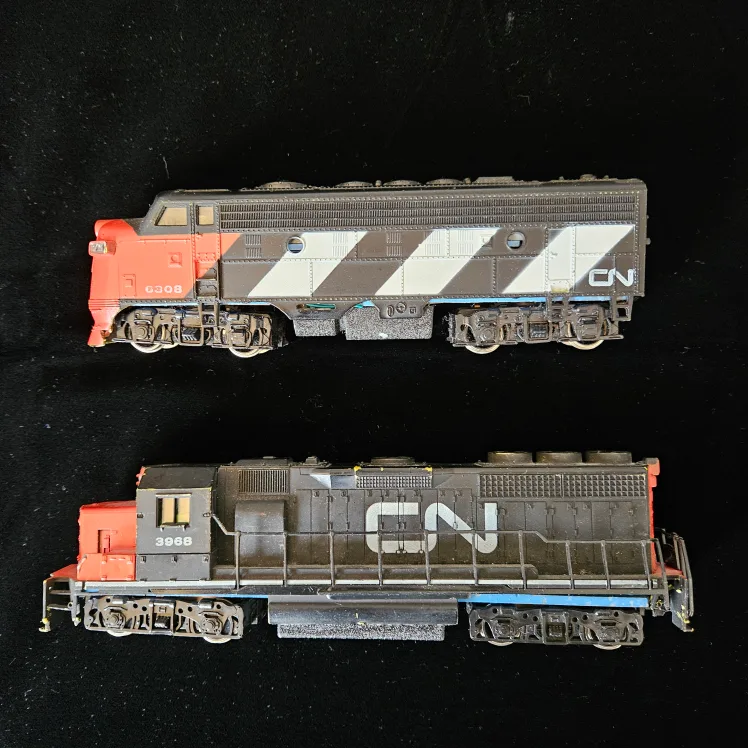 Two CN Model Train Locomotives thumbnail