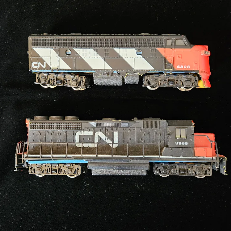 Two CN Model Train Locomotives image indicator(2)