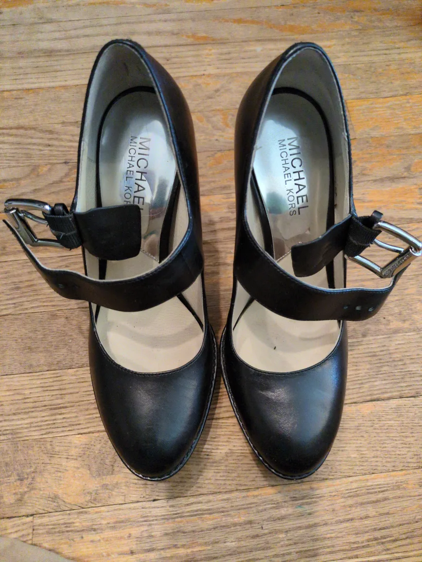 Michael Kors Black Platform Heels. Size 36 thumbnail