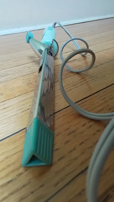 Vidal Sassoon TRIANGLES Triangular Styling Iron image indicator(4)