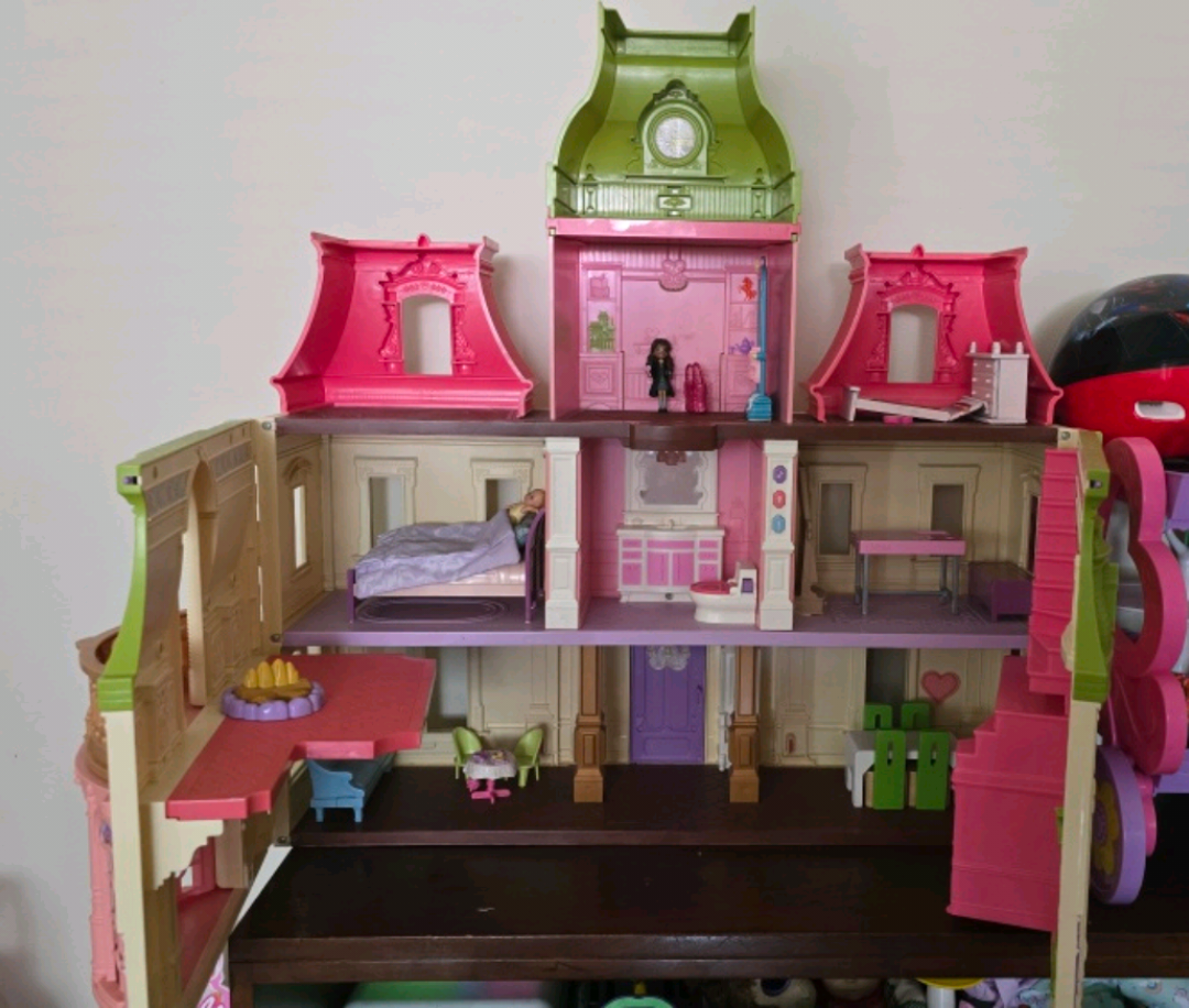 Dollhouse - photo 4
