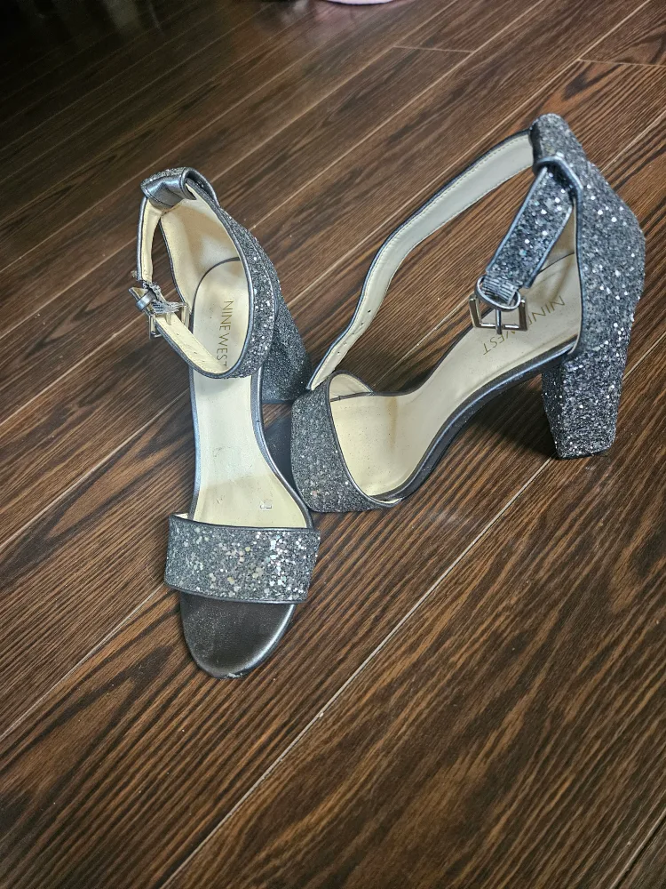 Nine West Silver Glitter Heels - Size 7.5 thumbnail