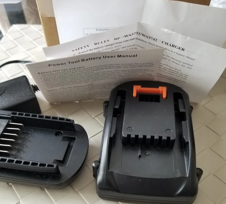 Brand New 20V Max Lit Battery Charger Batt-LiION Rechargeable - photo 4