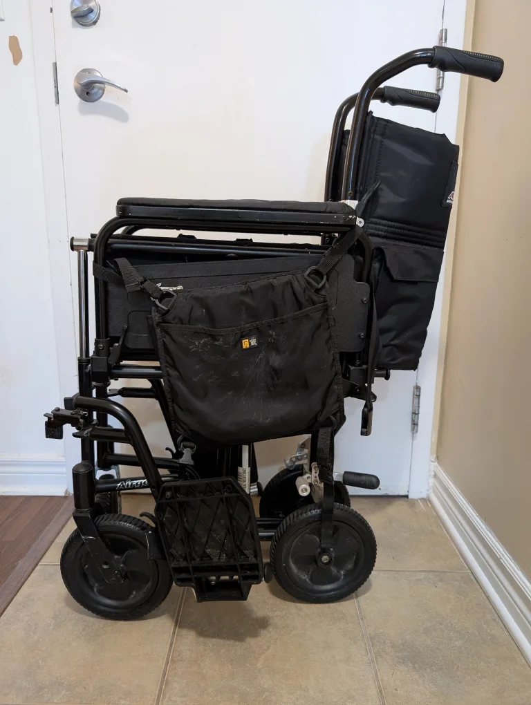 Lightweight Foldable Wheelchair thumbnail
