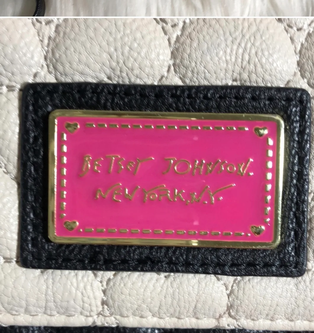 Betsey Johnson Crossbody Wallet image indicator(5)