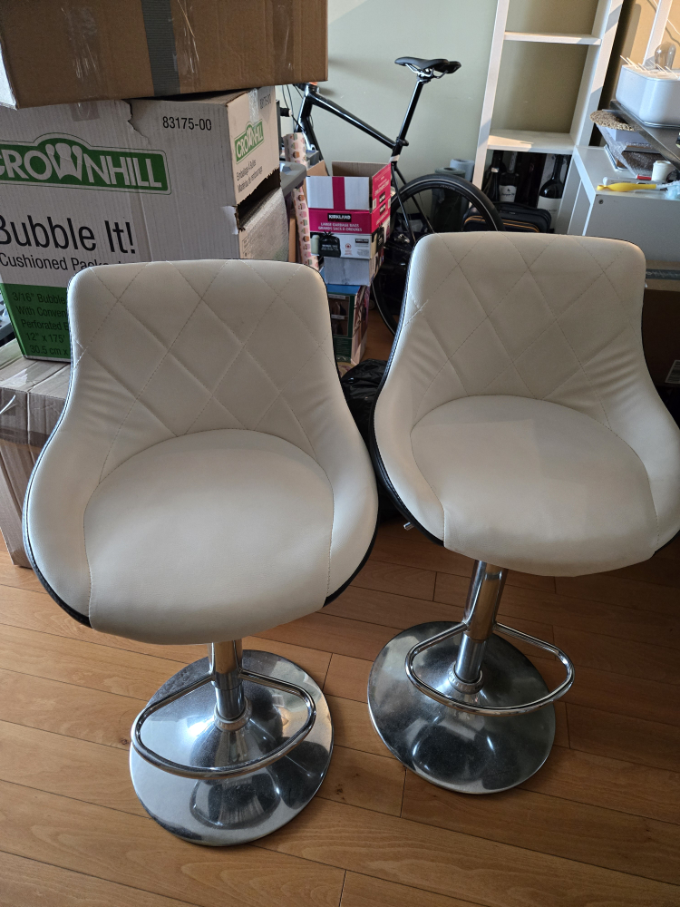 Set of 2 Swivel Bar Stools - White & Black
