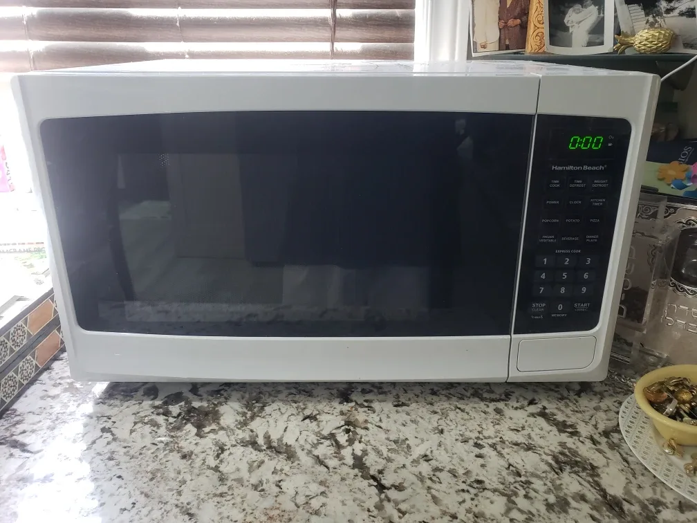 Hamilton Beach Microwave Oven thumbnail