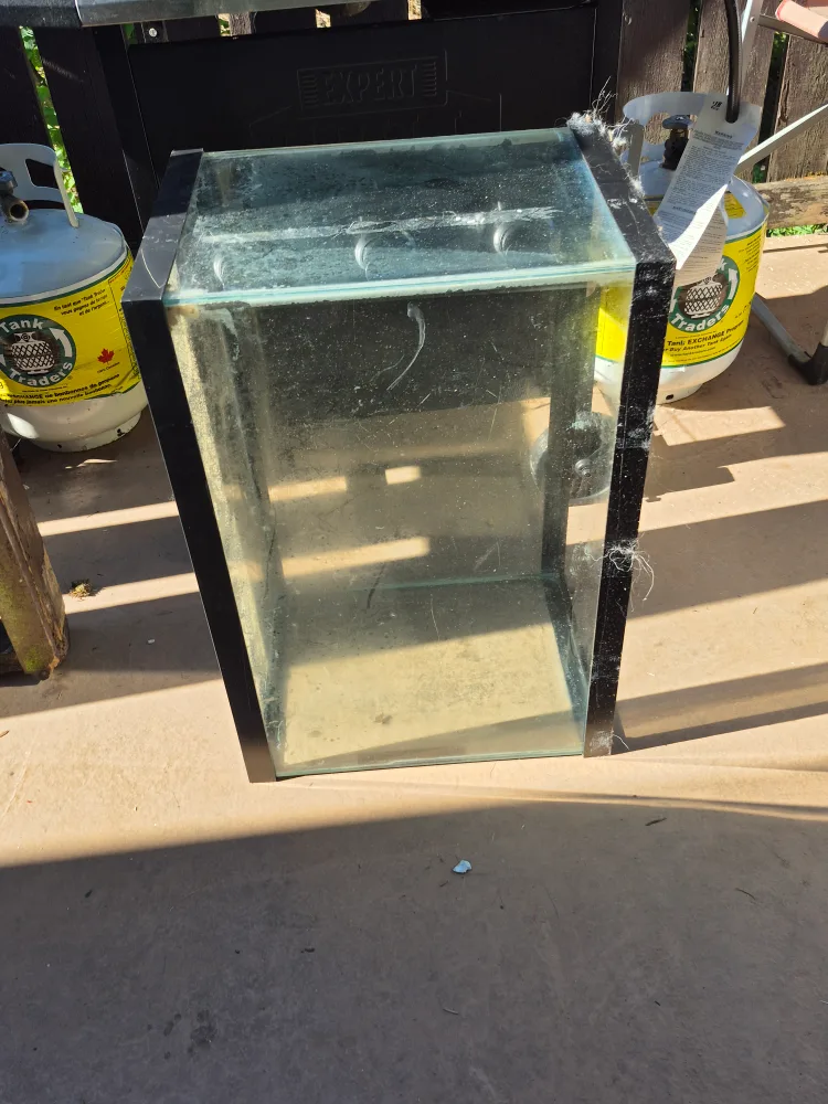Used Fish Tank thumbnail