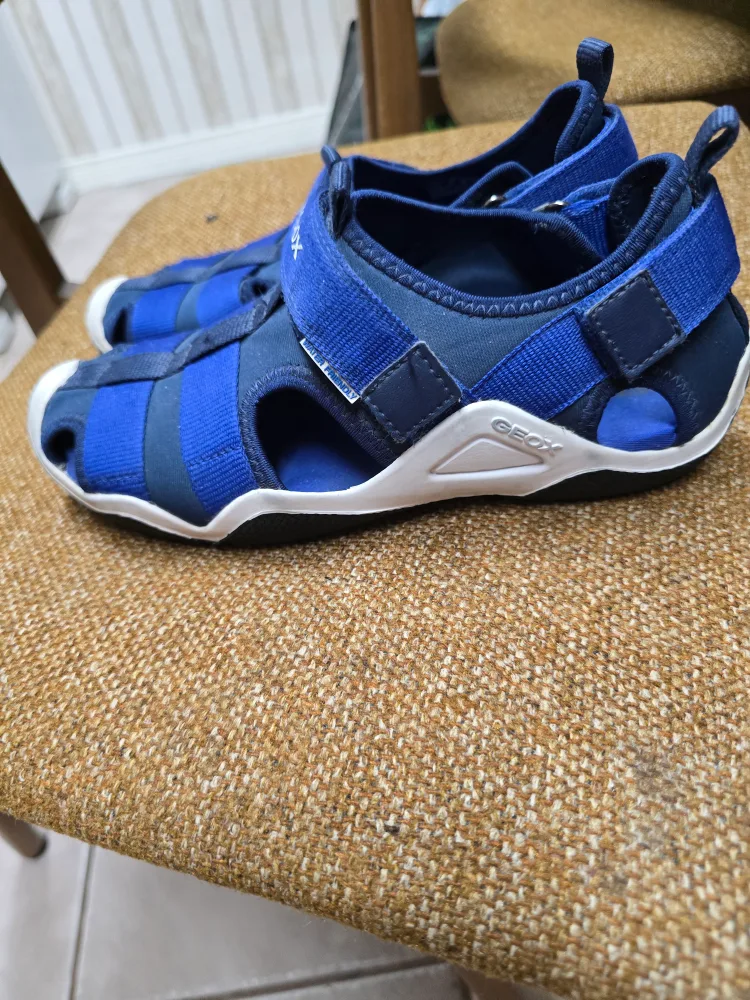 Boys Geox Blue Sandals Size 35 Eur (3 1/2 US) on velcro EUC thumbnail