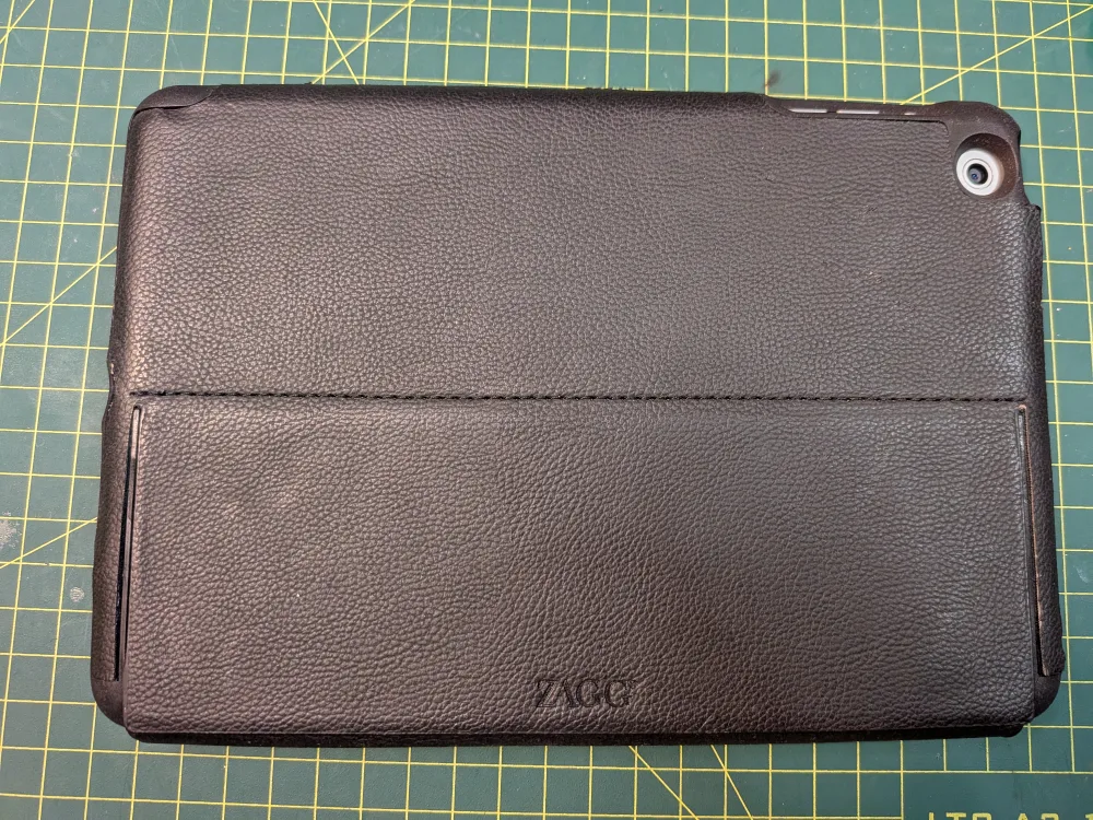 iPad Mini 2 with Keyboard Case image indicator(2)