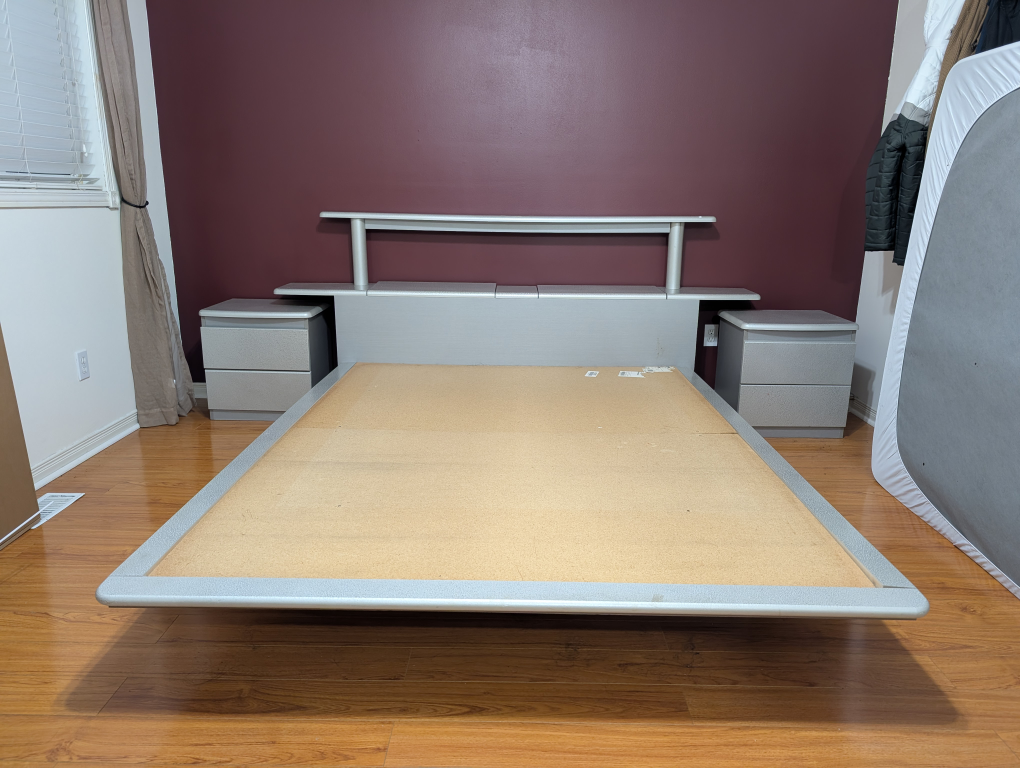 Bedroom Set - Dresser, Mirror, Bed Frame, 2 Nightstands - photo 4