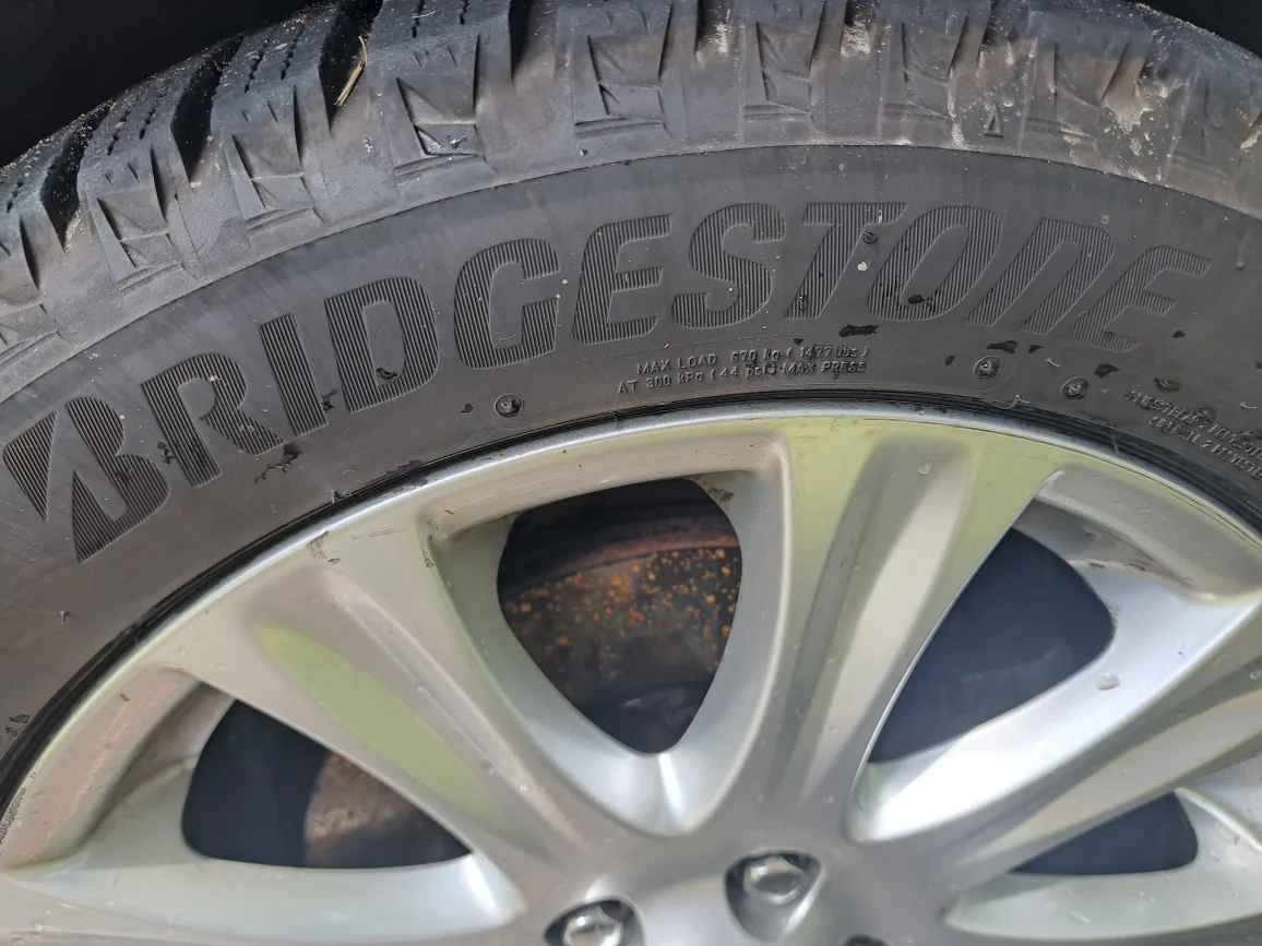~~ 17" volvo alloy Rims( oem)// on Bridgestone blizzak tires image indicator(3)
