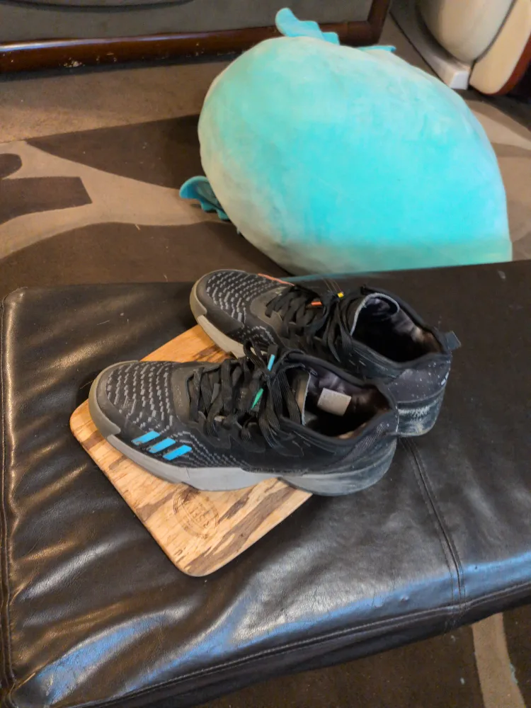 Adidas issue #4 Xbox collab basketball shoes image indicator(3)