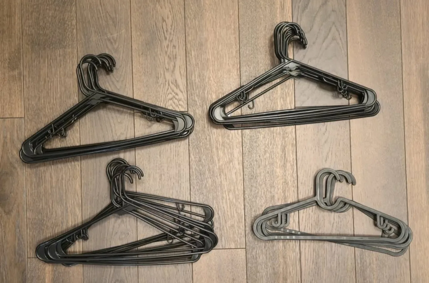 34 Plastic Clothes Hangers – Matching Set, Great Condition thumbnail