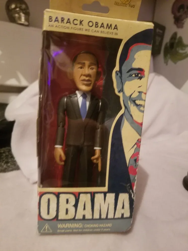 Barack Obama Action Figure in Box thumbnail