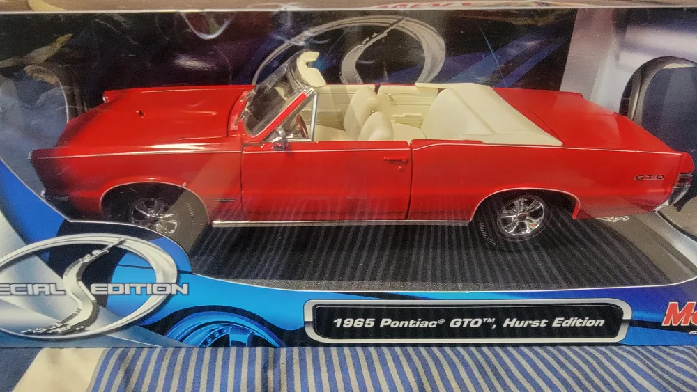 Brand New 1965 Pontiac GTO Hurst Edition image indicator(2)