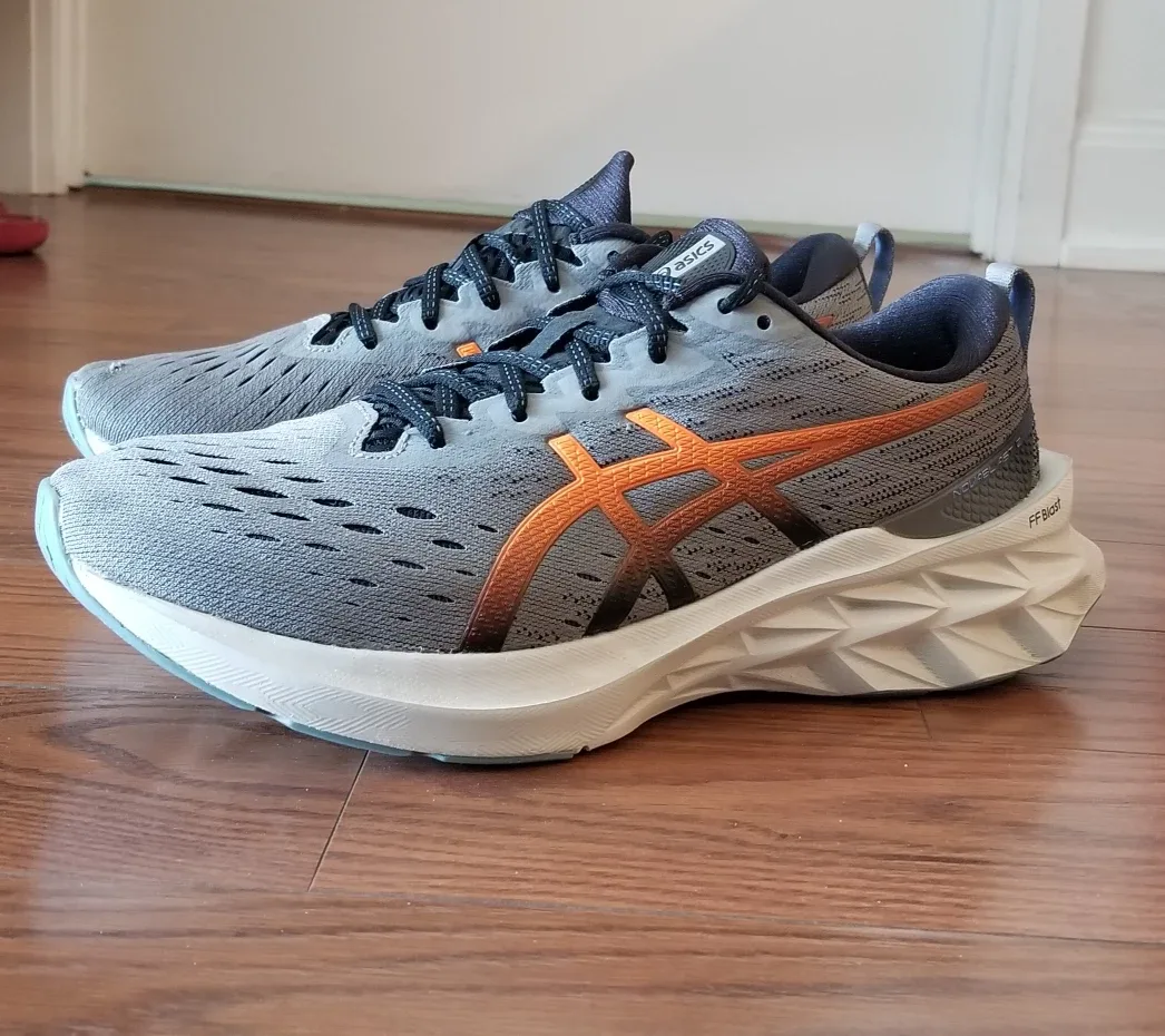 Asics Novablast  Running Shoes, thumbnail