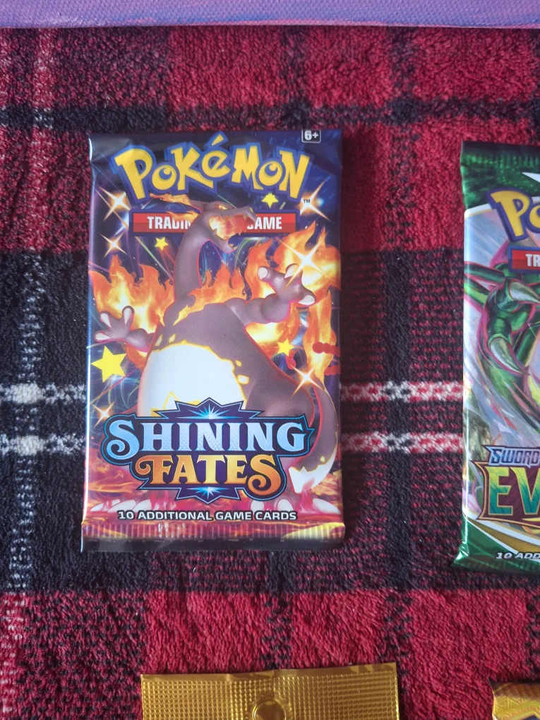 Pokemon Trading Card Game Packs - Sun & Moon, Evolving Skies image indicator(6)