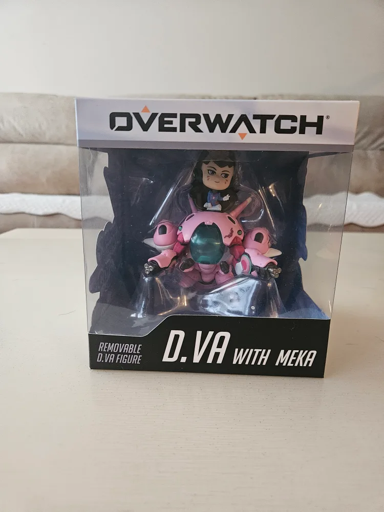 Overwatch Cute But Deadly D.Va with MEKA Figure thumbnail