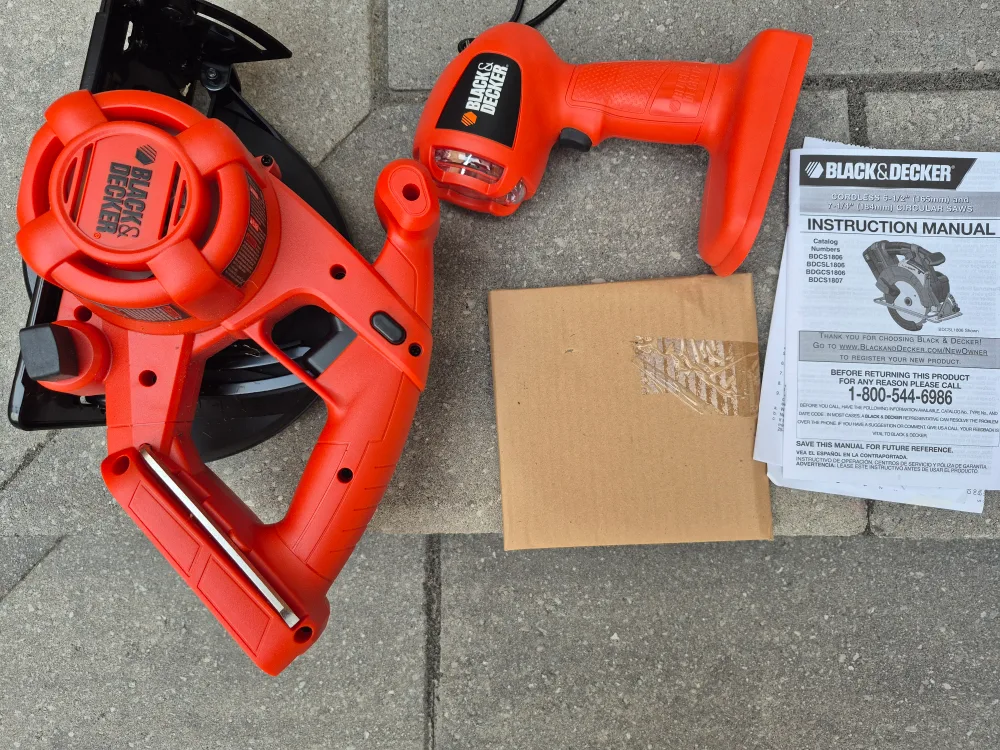 BNIB New Black & Decker 5-1/2" Cordless Saw and light image indicator(2)
