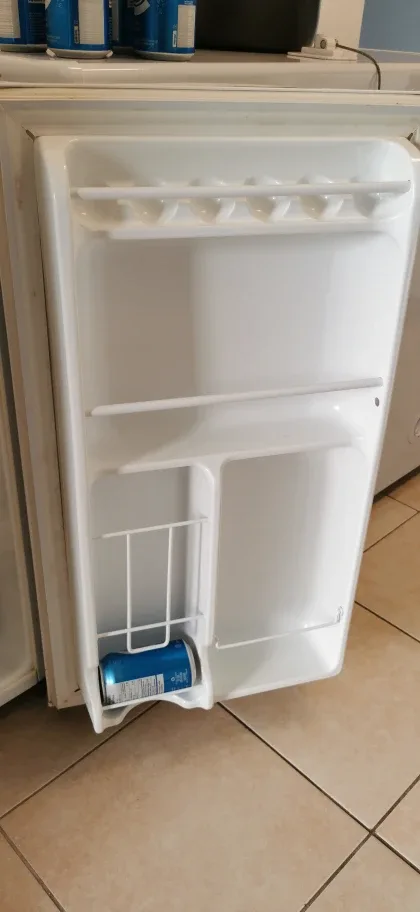 Diplomat Mini Fridge - White image indicator(5)