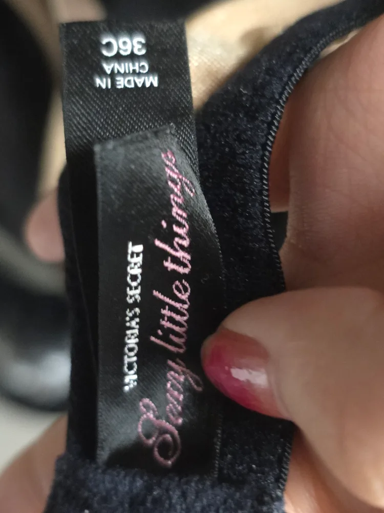 La Senza & Victoria Secret Bras, 34D/36C image indicator(2)