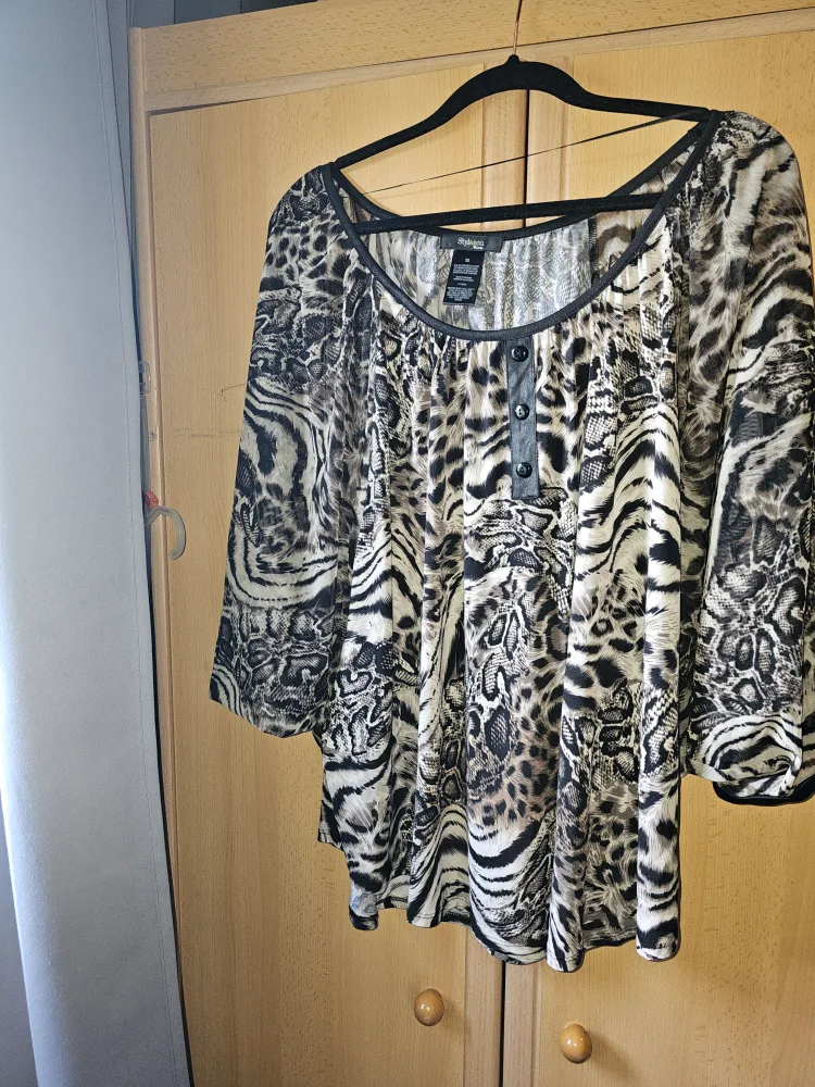 Style&co. Woman 2X Animal Print Blouse thumbnail