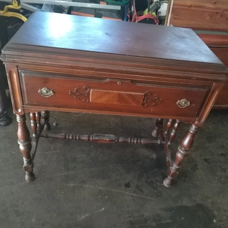butifull desk solid wood thumbnail