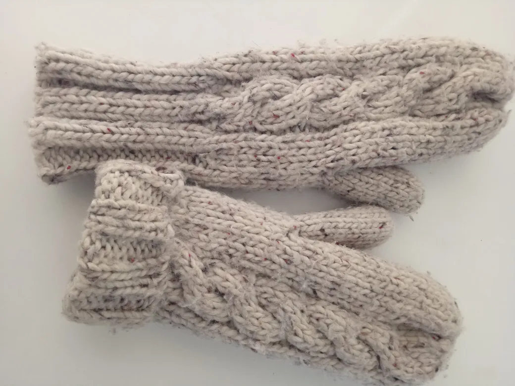 Handmade Knitted Mittens thumbnail