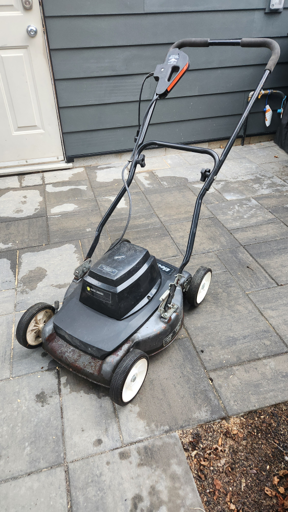 Black & Decker ElectroMulch Lawnmower