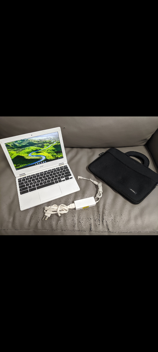 White Acer 11.6 Chromebook Celeron 16 GB