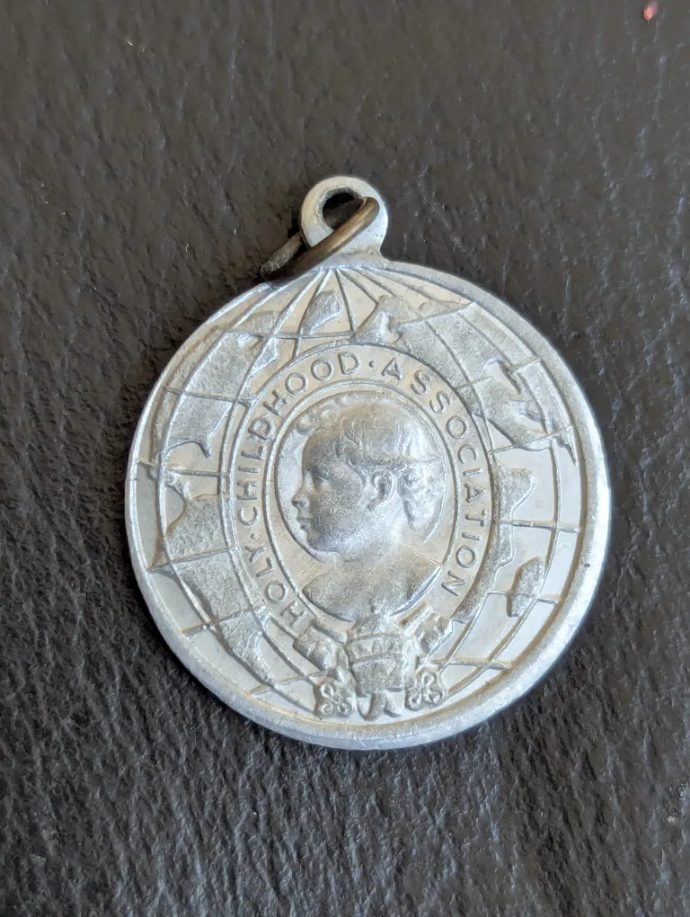 1934 Holy Childhood Association Medal thumbnail