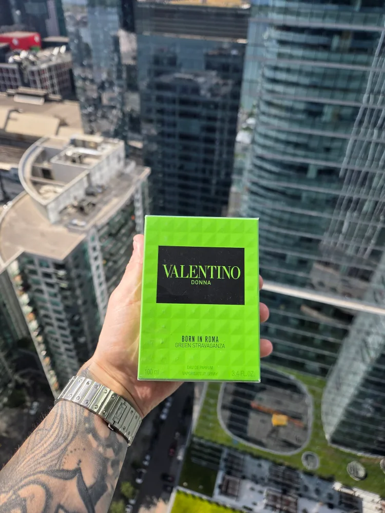 Valentino Donna Born In Roma Green Stravaganza 100ml thumbnail