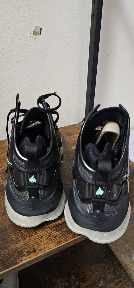 Nike LeBron XIX Basketball Shoes - US Size 10 - photo 2