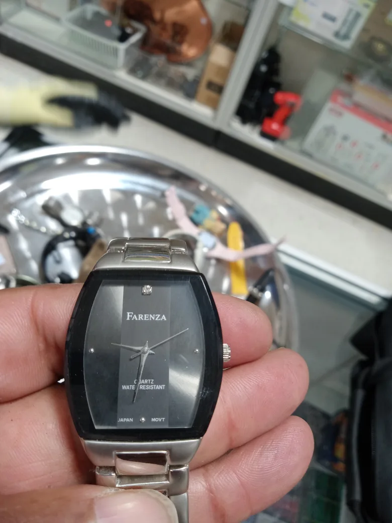 Farenza Quartz Water Resistant Watch image indicator(4)