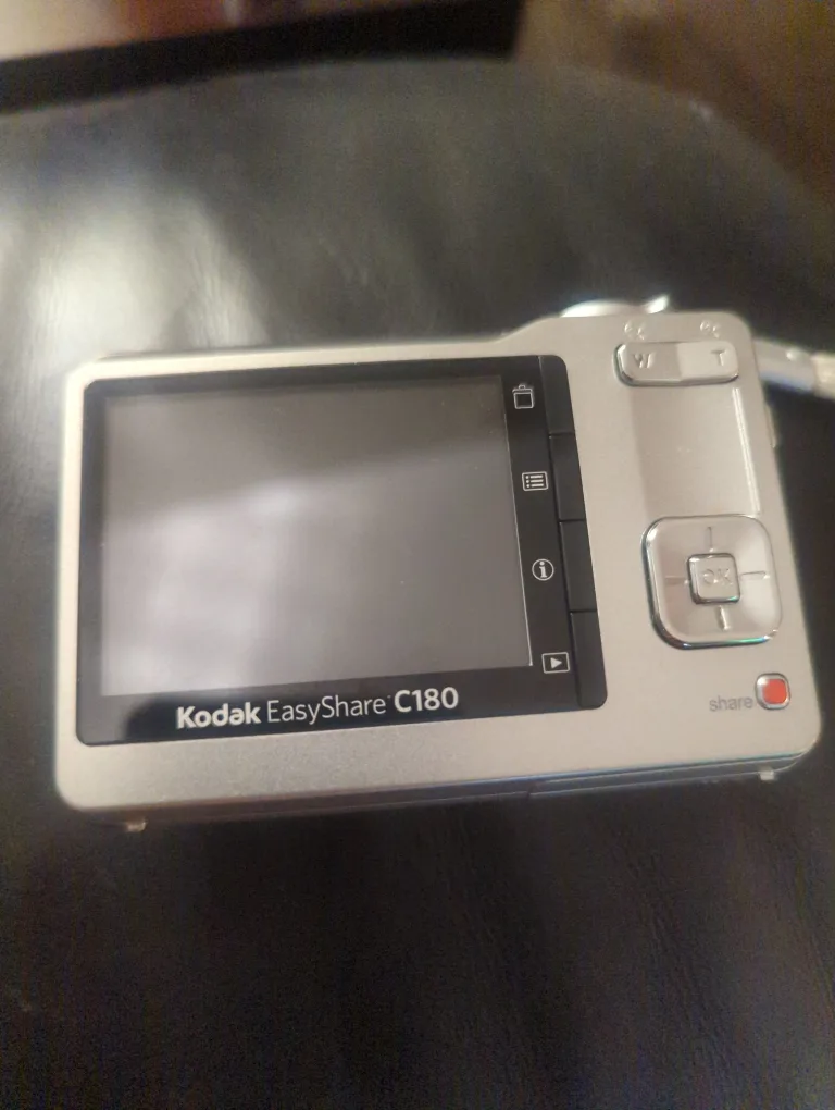 Kodak 10.2 Mega Pixel Digital Camera image indicator(2)