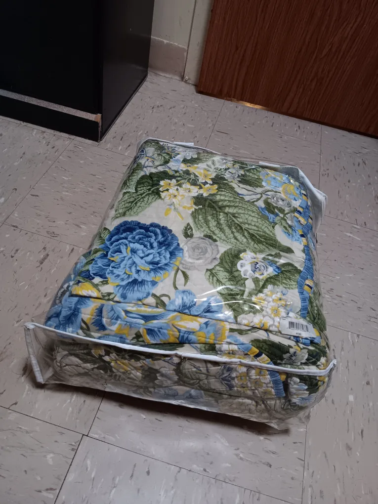 Floral Comforter 🥕 thumbnail