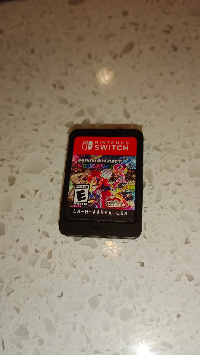 Nintendo Switch Mario Kart 8 Deluxe Game thumbnail