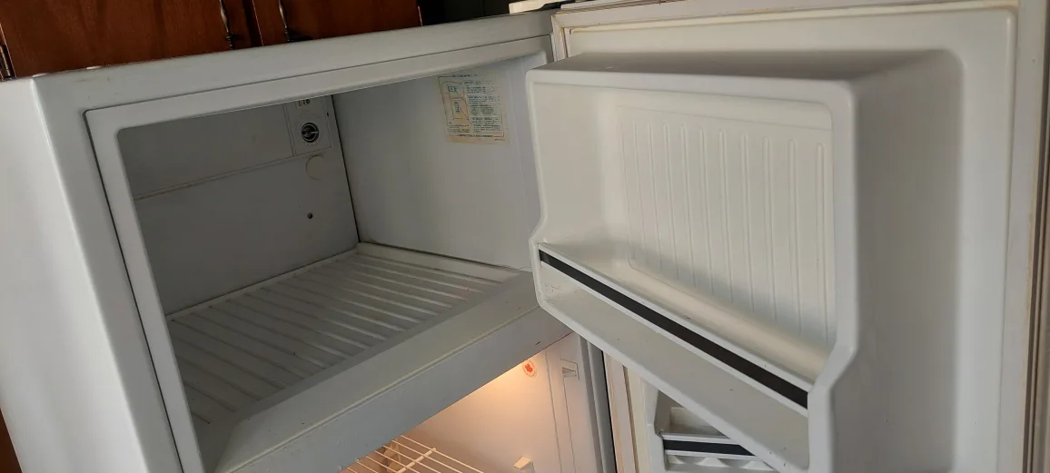White Top Freezer Refrigerator image indicator(2)