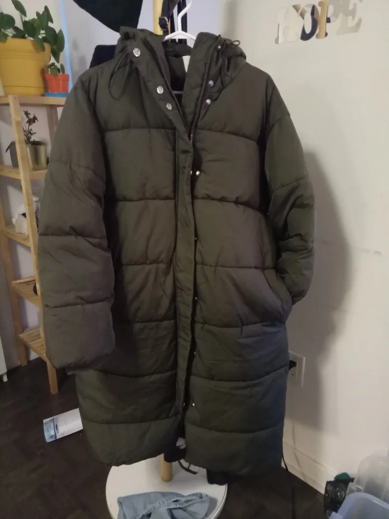 H&M Olive Green Puffer Oversize Coat - Size M thumbnail