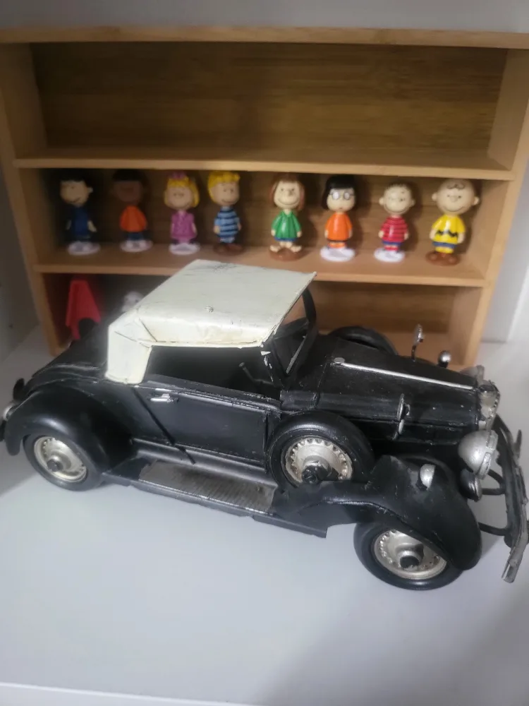 Vintage Car Model... each 30$ thumbnail