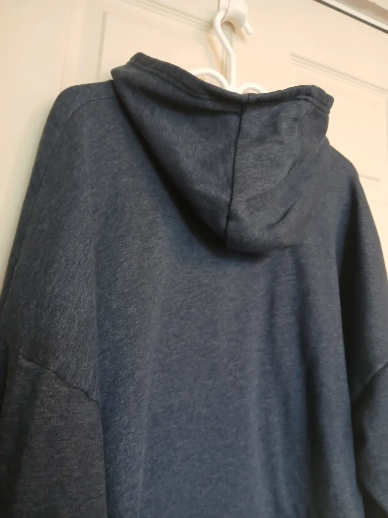 Under Armour navy blue hoodie, size large (L) image indicator(7)