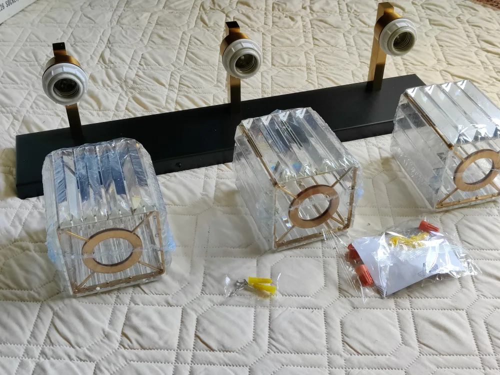 Aipsun Crystal Vanity Light - New in Box! thumbnail