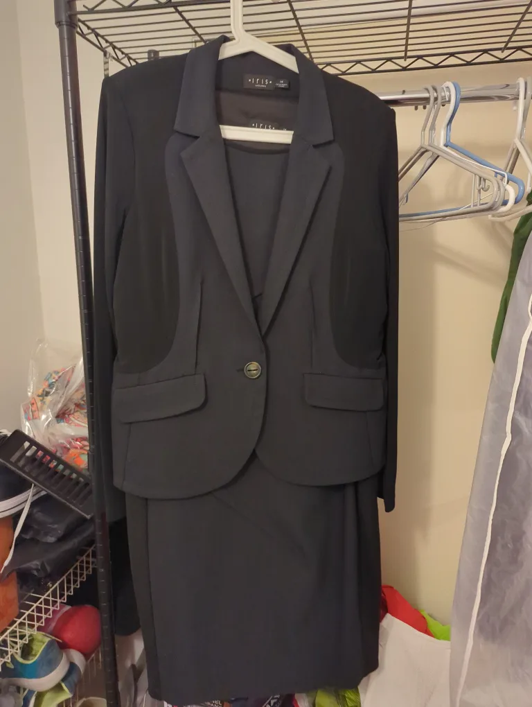Iris Setlakwe Black Suit Size 14 thumbnail