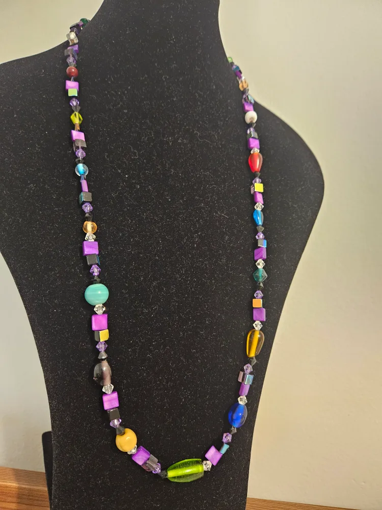Colorful Beaded Necklace thumbnail