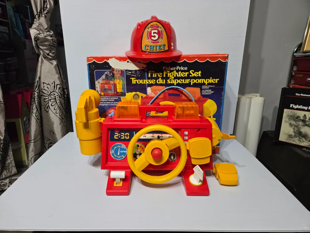 Fisher-Price Fire Fighter Set image indicator(4)